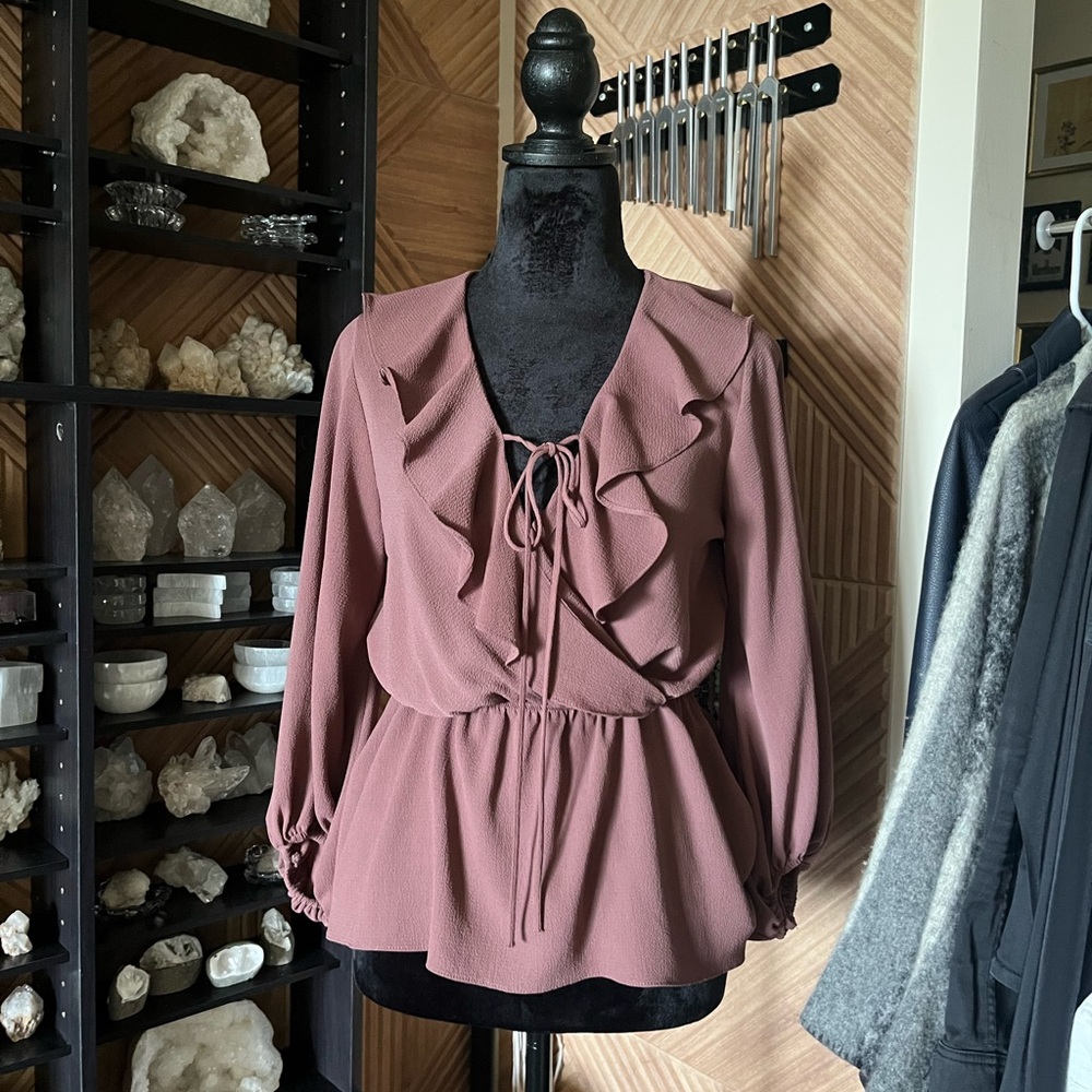 Super pretty vici work top date night maroon plunging neckline with ties